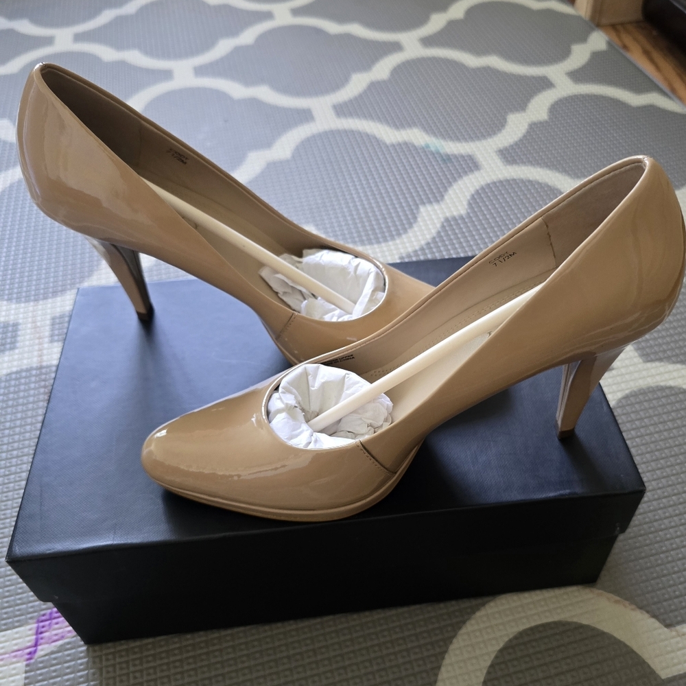 Ellen Tracy Elegant Beige Women's Pumps 7 1/2